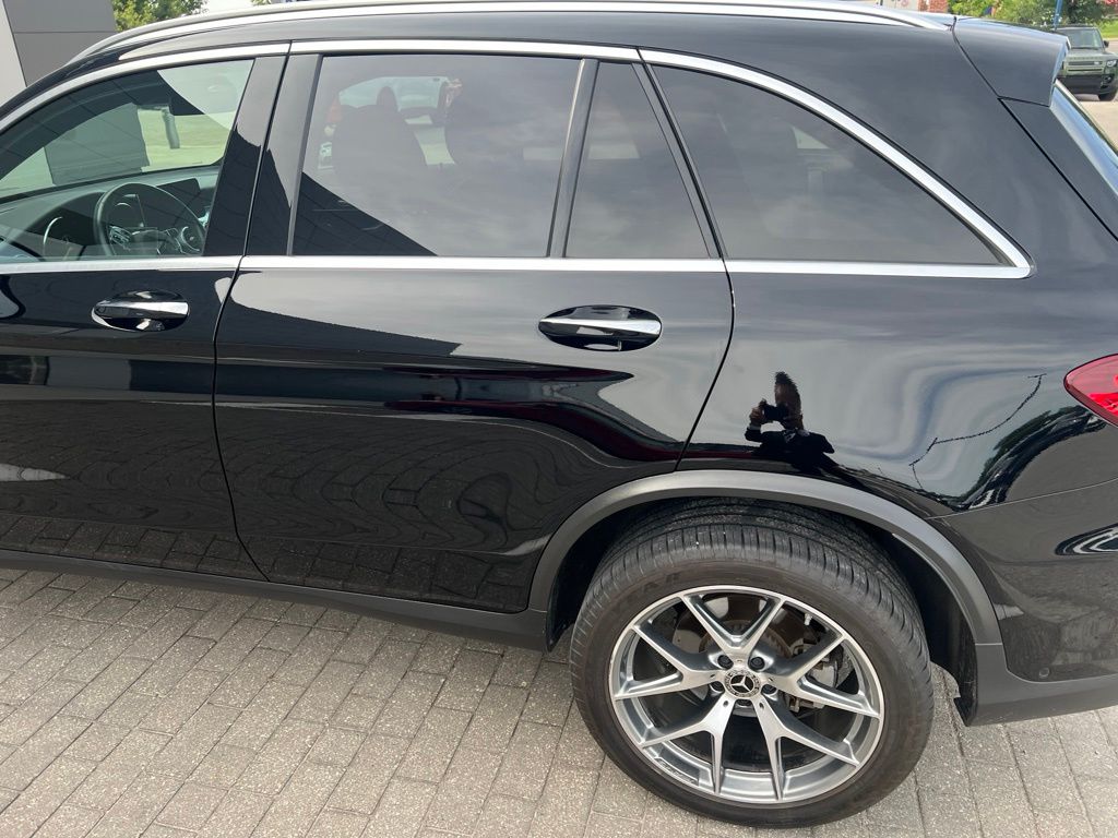 Used 2022 Black Mercedes-Benz GLC 300 image 10
