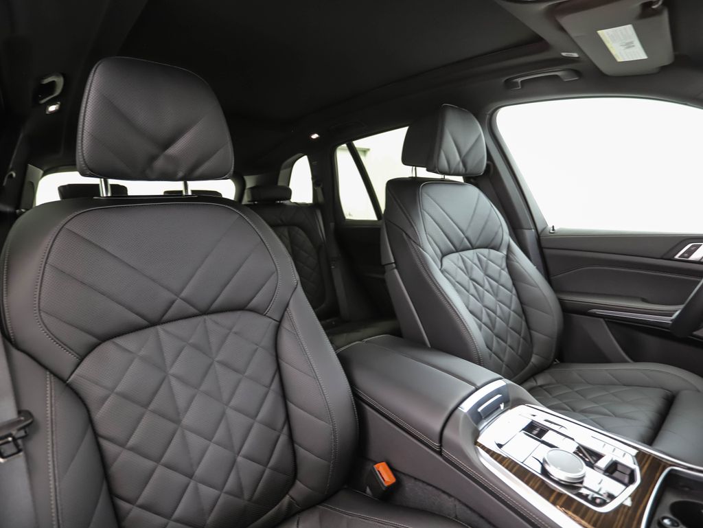 Thumbnail: 2026 BMW X5 - 32