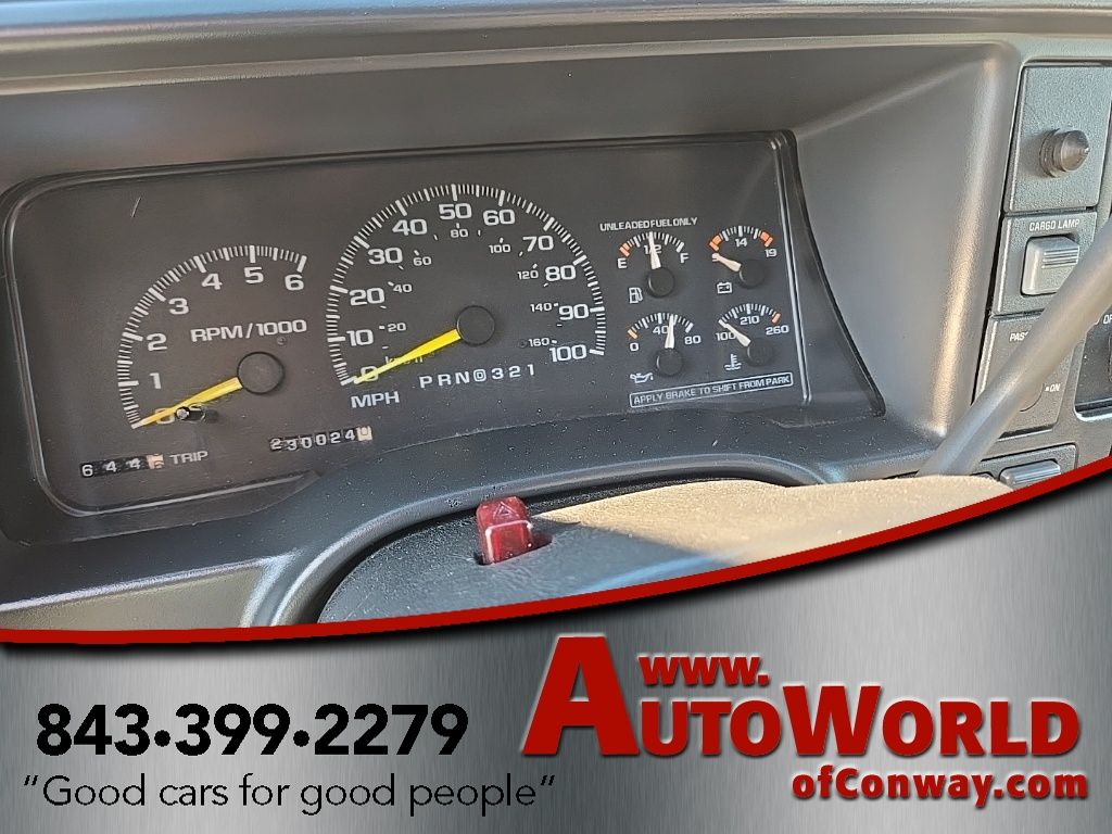 Summit White 1998 Chevrolet C/K 1500 Pickup Truck 5-Speed Manual Overdrive