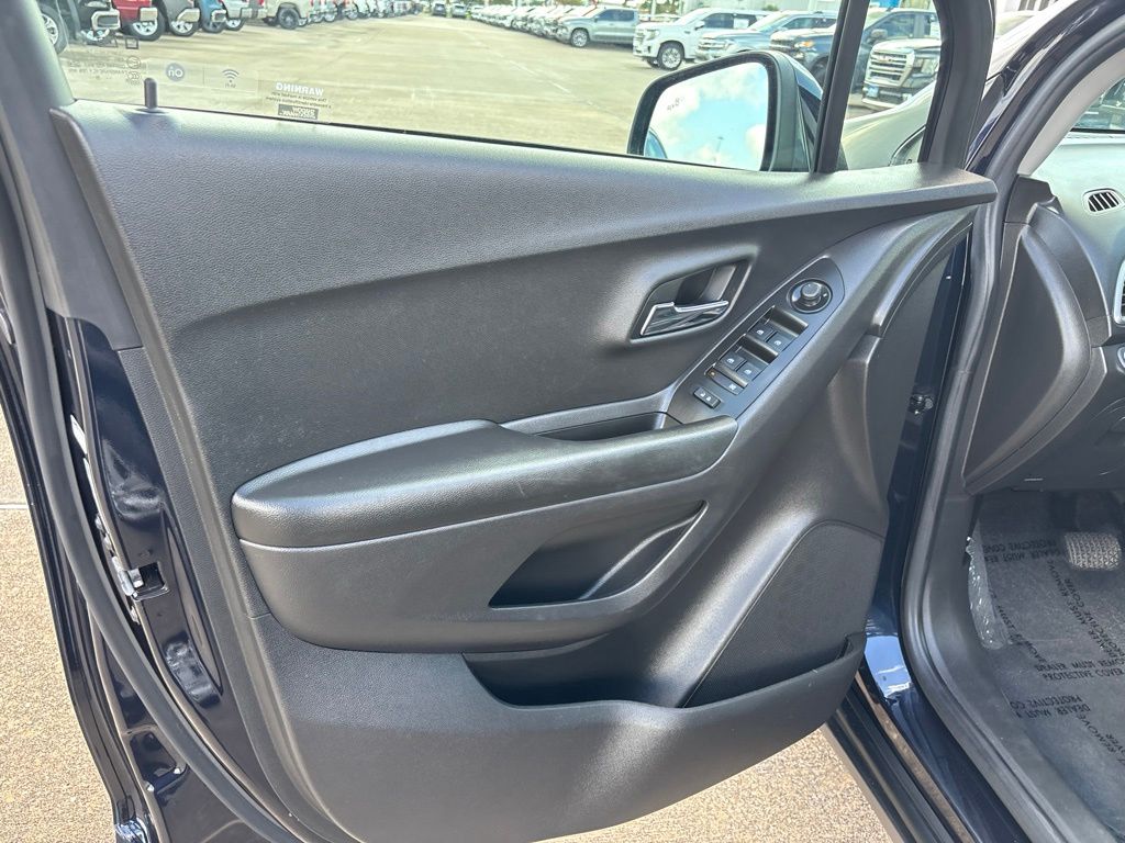 2021 Chevrolet Trax LT Blue at Classic Elite Chevrolet Hwy 6