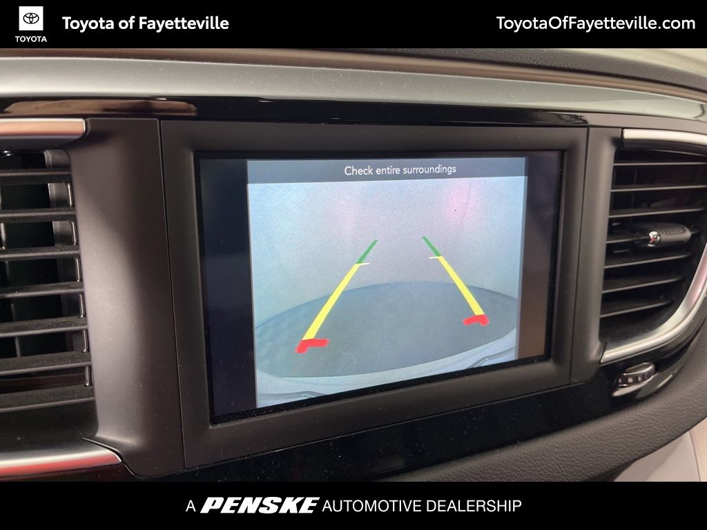 Thumbnail: 2018 Chrysler Pacifica - 31