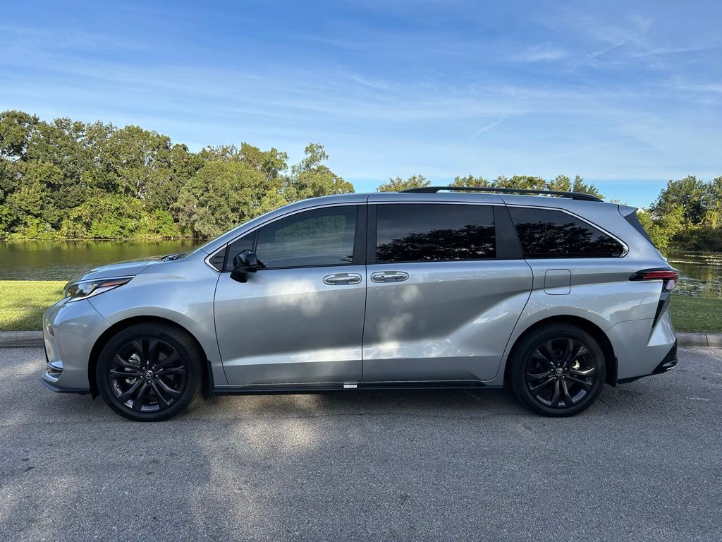 Thumbnail: 2024 Toyota Sienna - 2
