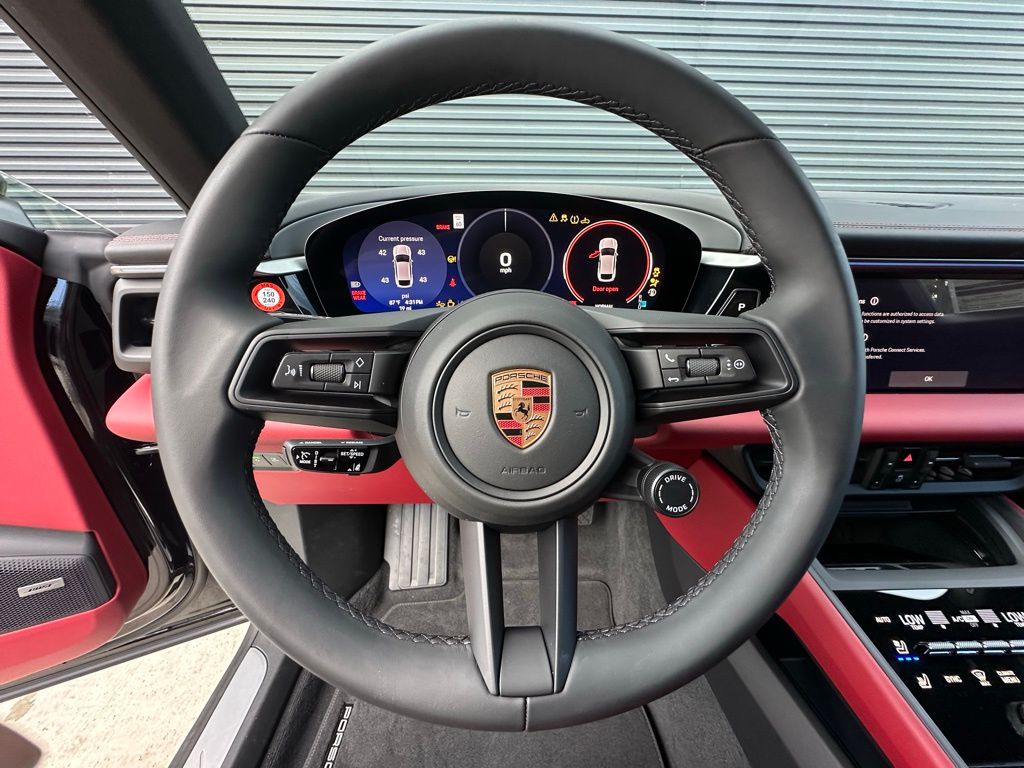 Thumbnail: 2025 Porsche Macan - 19