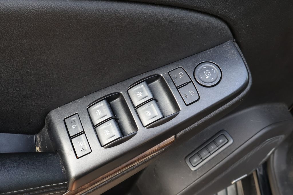 Thumbnail: 2019 Chevrolet Tahoe - 17