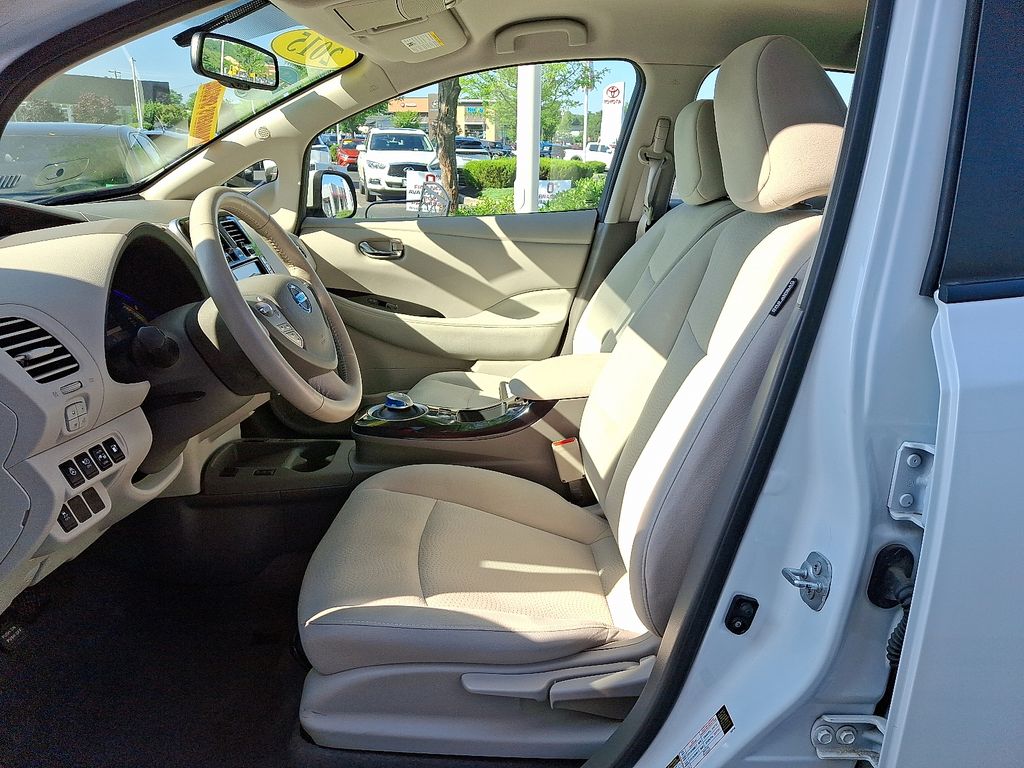 Thumbnail: 2015 Nissan Leaf - 14