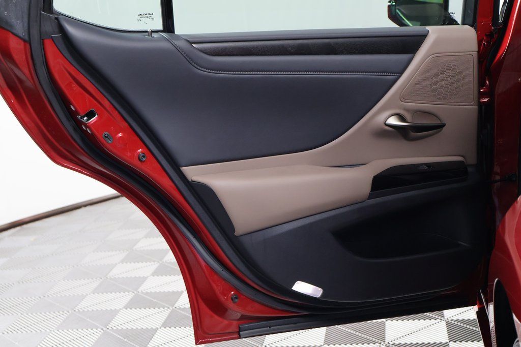 Thumbnail: 2025 Lexus ES - 13