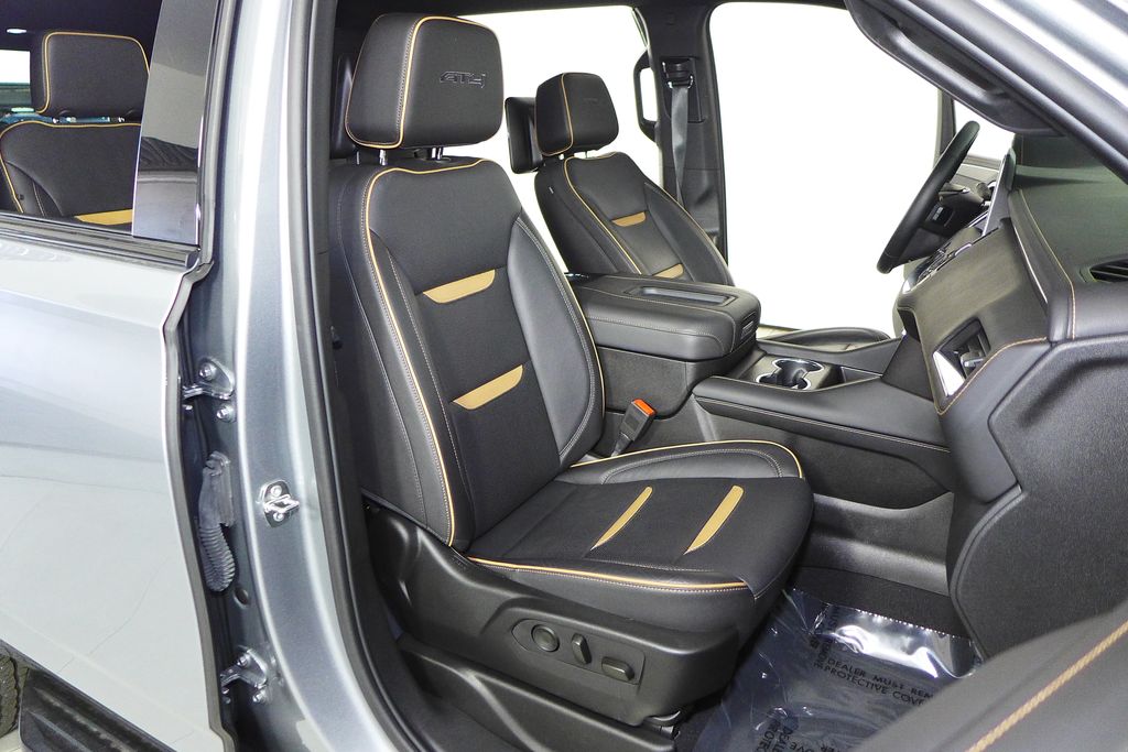 Thumbnail: 2023 GMC Yukon - 17