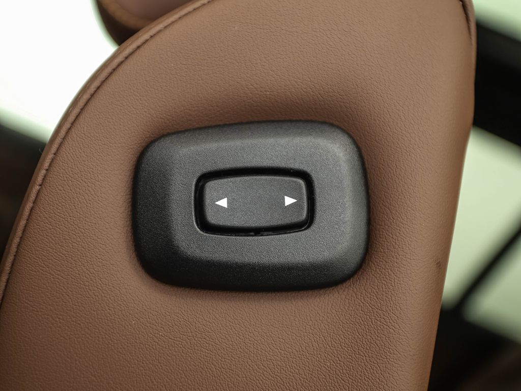 Thumbnail: 2023 BMW X7 - 26