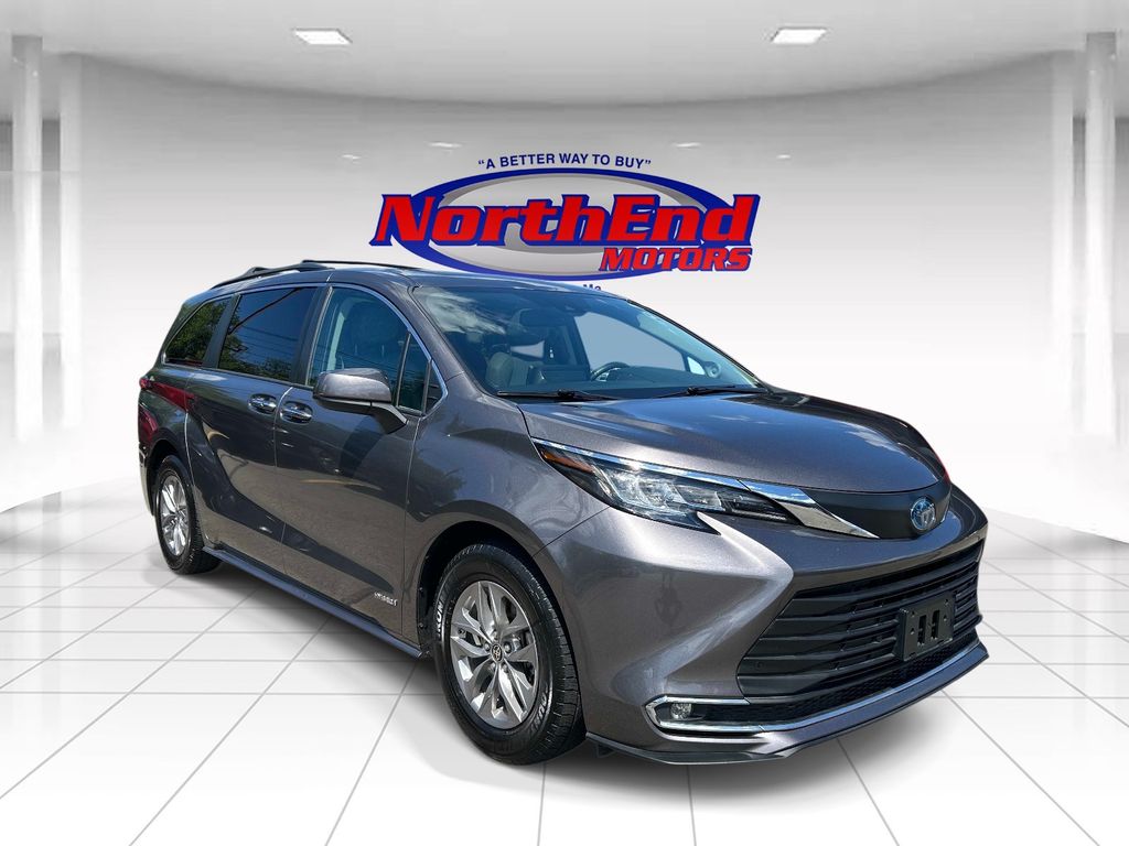 Predawn Gray Mica 2021 Toyota Sienna Minivan Front-Wheel Drive Continuously Variable Transmission