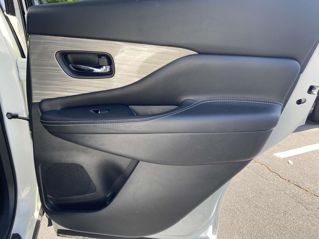 2018 Nissan Murano SL 16