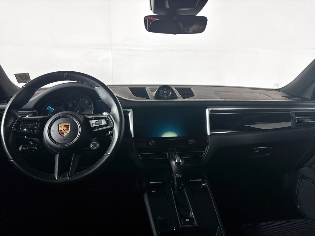 2024 Porsche Macan T
