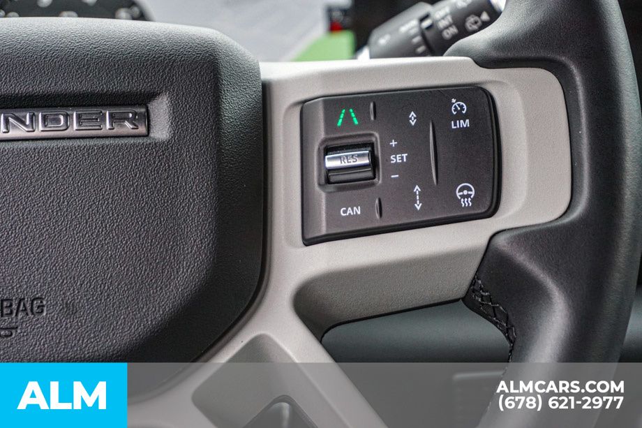 Used 2024 White Land Rover X-Dynamic SE image 29
