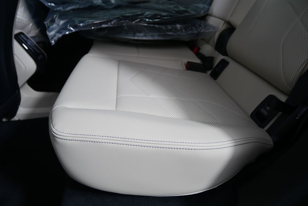 2025 BMW X1 xDrive28i 13