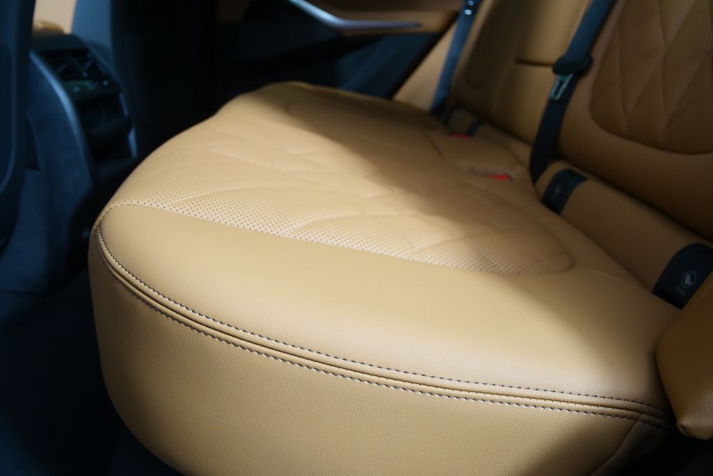 Thumbnail: 2026 BMW X5 - 15