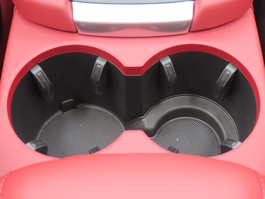 Thumbnail: 2026 Porsche Macan - 29