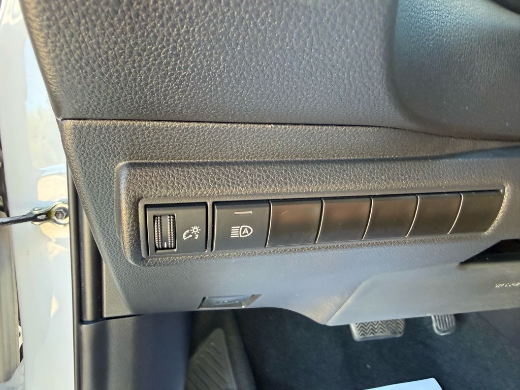 Thumbnail: 2023 Toyota Corolla - 11