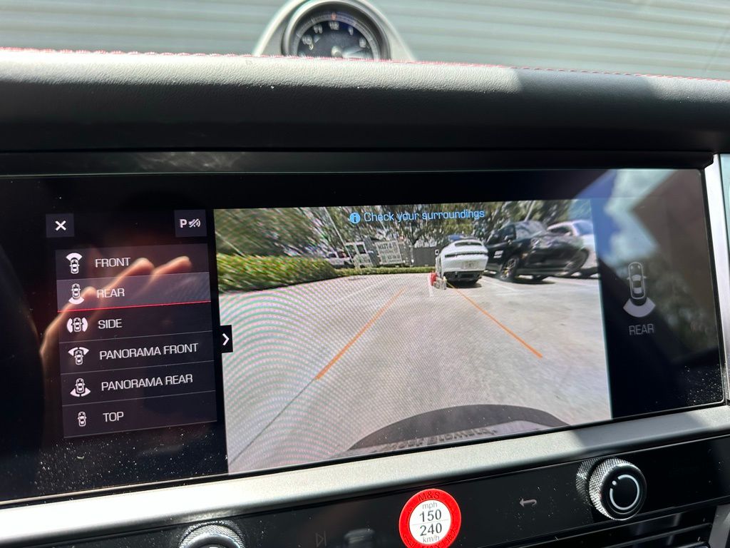 2024 Porsche Macan  27