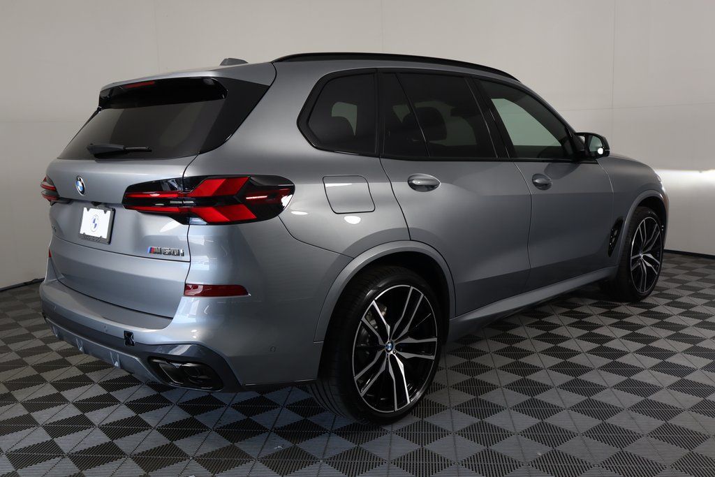 2025 BMW X5 M60i 2