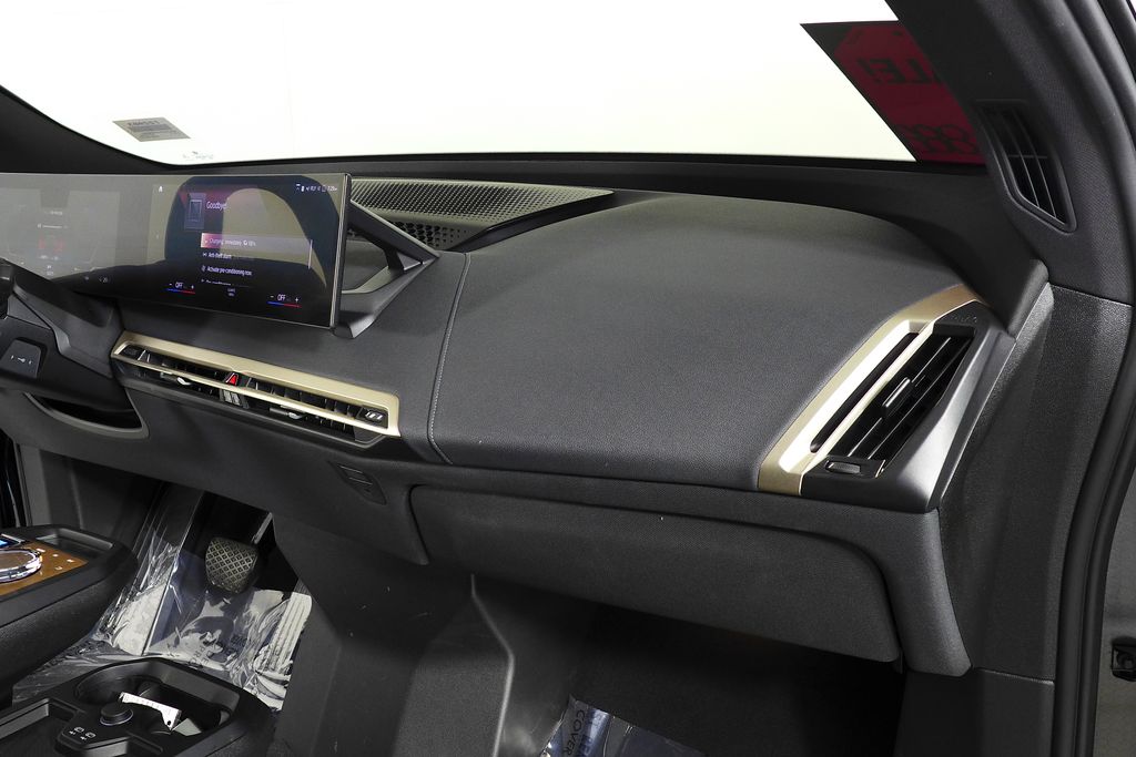 Thumbnail: 2023 BMW iX - 13