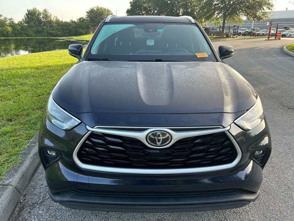 Thumbnail: 2020 Toyota Highlander - 8