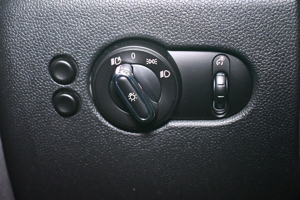 Thumbnail: 2017 MINI Cooper - 19