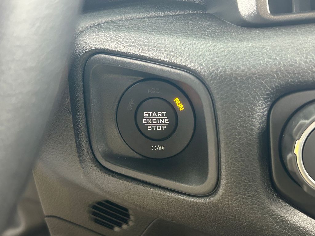 New 2026 Pj5 Jeep Sport image 19