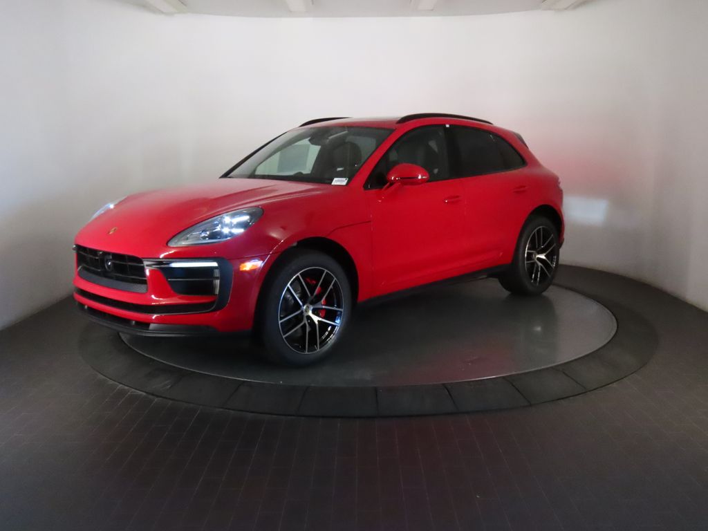 Thumbnail: 2026 Porsche Macan - 1