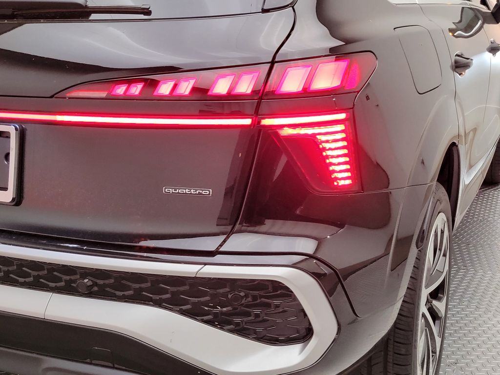 Thumbnail: 2026 Audi Q3 - 9