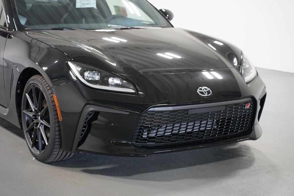 Thumbnail: 2025 Toyota GR86 - 4