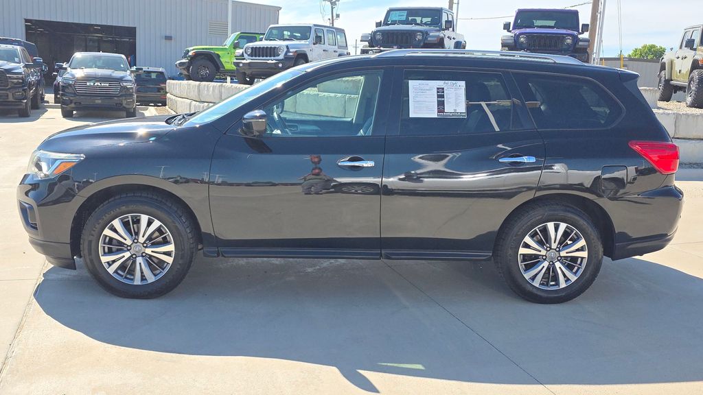 Used 2020 Nissan Pathfinder SL with VIN 5N1DR2CM7LC580105 for sale in Kansas City
