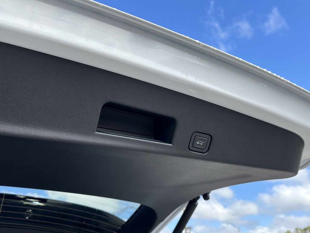 new 2026 Chevrolet Traverse car, priced at $38,595