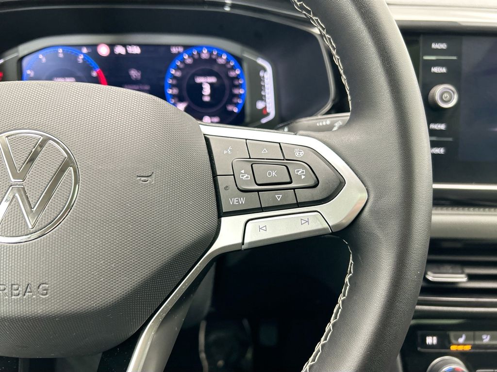 Thumbnail: 2022 Volkswagen Taos - 12