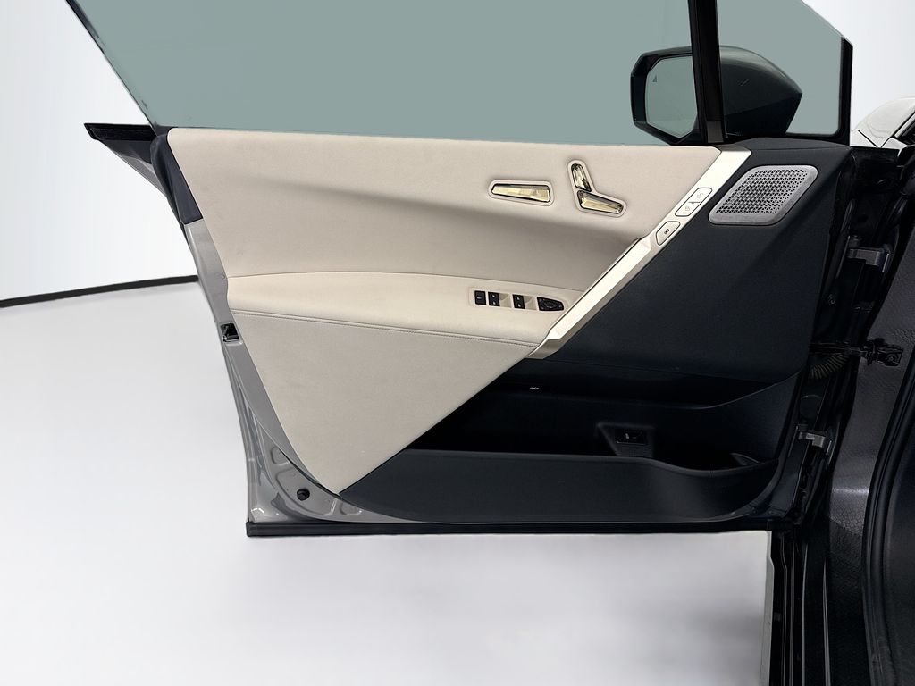 Thumbnail: 2023 BMW iX - 23