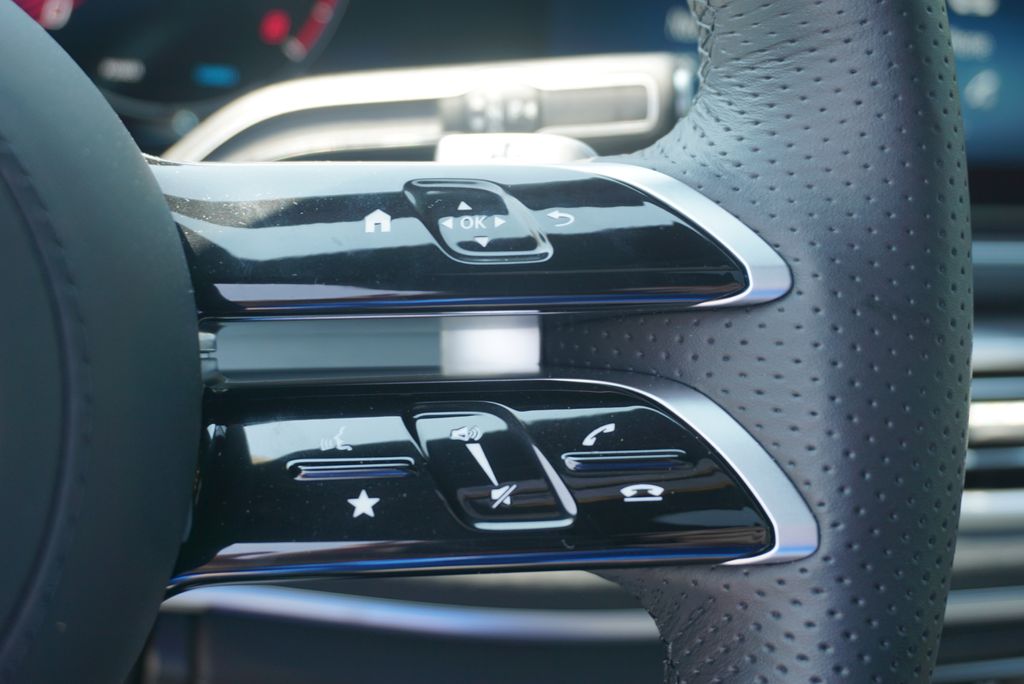 Thumbnail: 2025 Mercedes-Benz GLS - 27