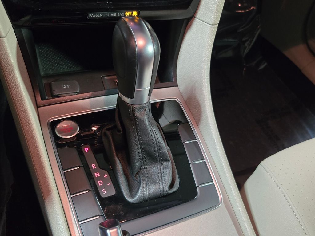 2020 Volkswagen Passat - $14,300