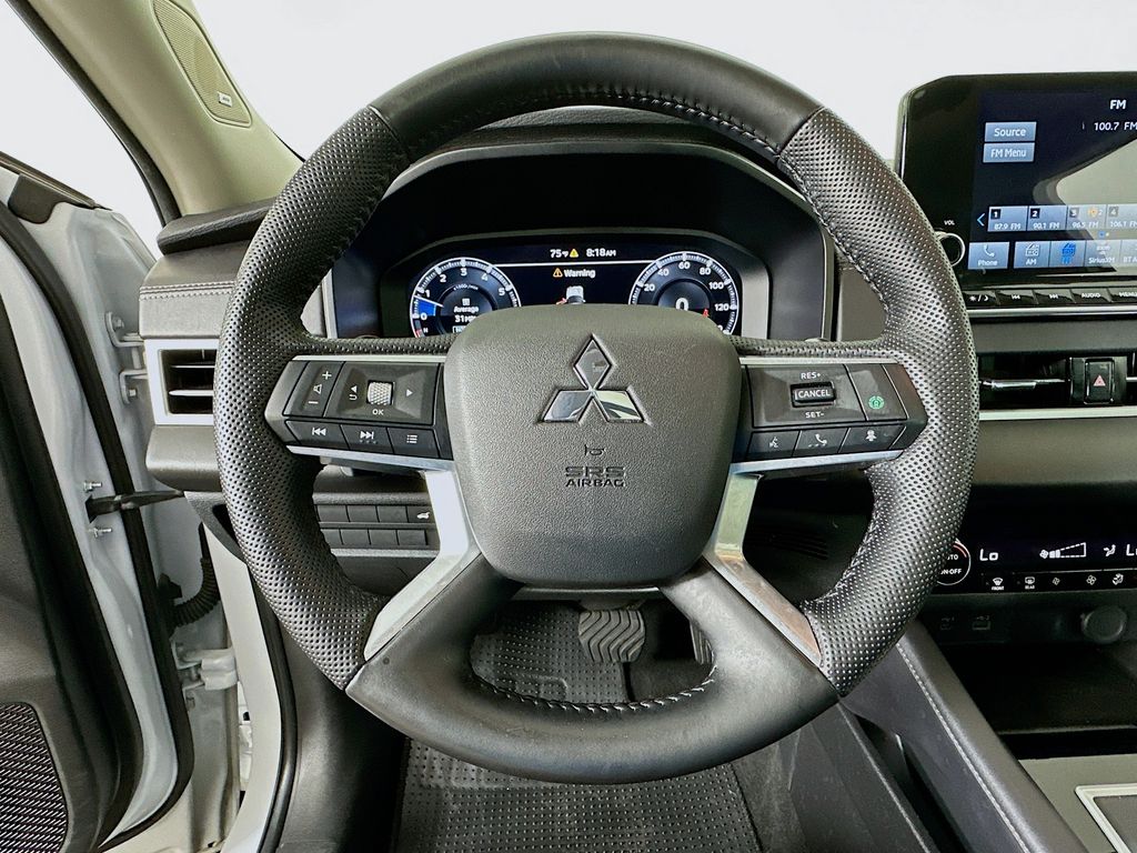 2023 Mitsubishi Outlander SE 11