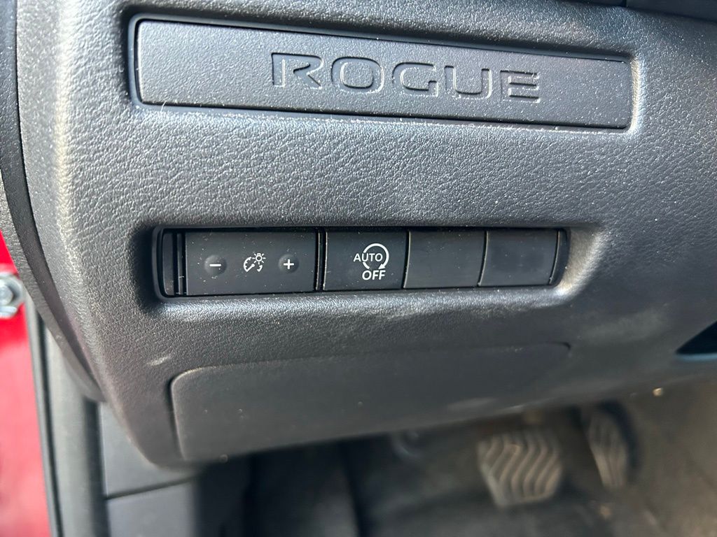 Thumbnail: 2023 Nissan Rogue - 17