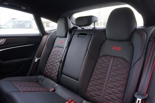 Thumbnail: 2025 Audi RS 7 - 16