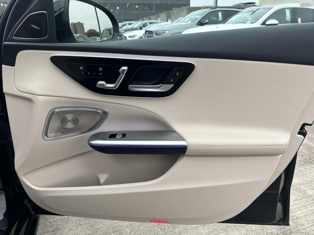 Thumbnail: 2025 Mercedes-Benz C-Class - 19