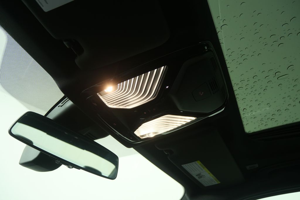 Thumbnail: 2025 BMW 3 Series - 24