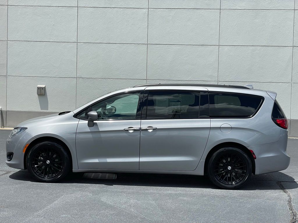 Thumbnail: 2018 Chrysler Pacifica - 2