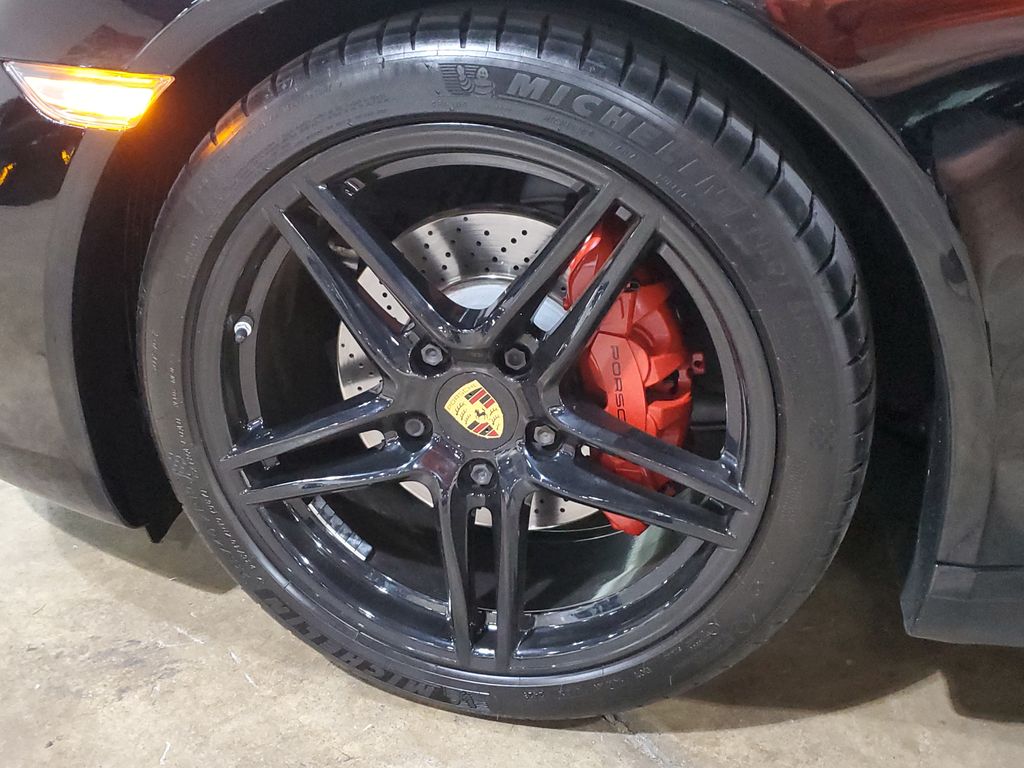 2017 Porsche 911 Carrera photo