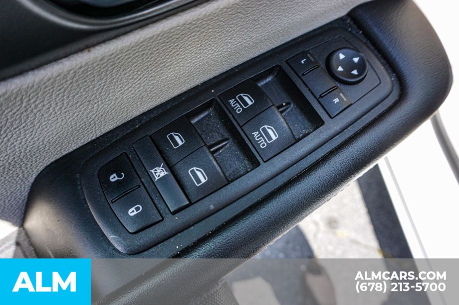 2024 Chrysler Pacifica Touring L photo 48