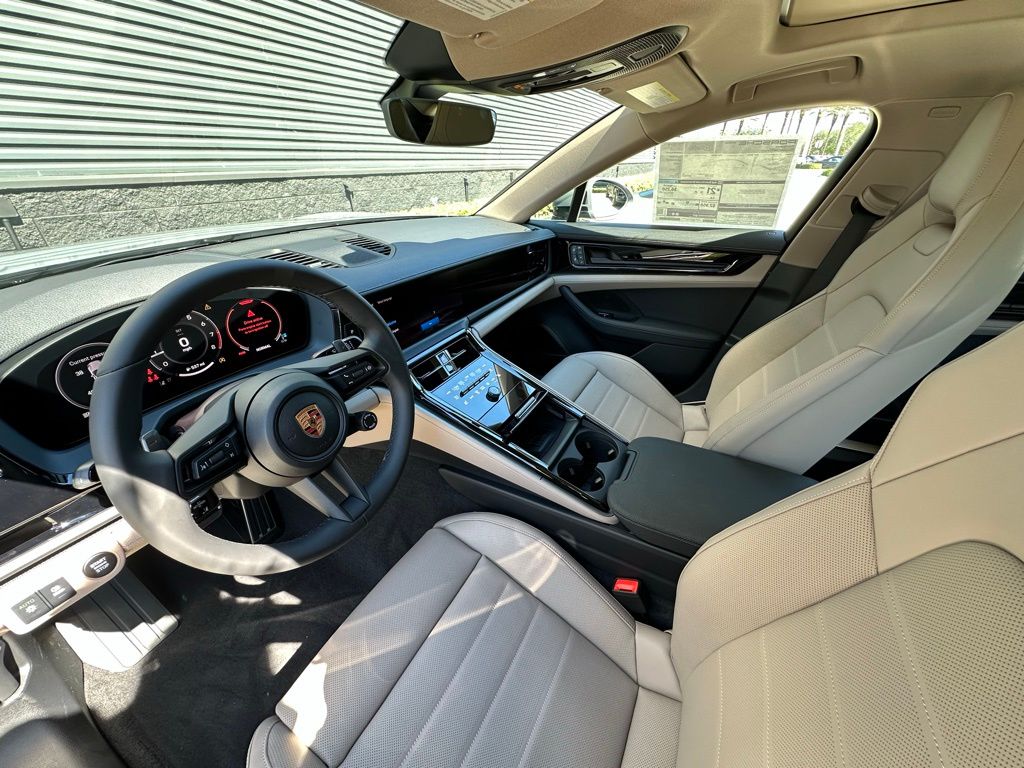 Thumbnail: 2026 Porsche Panamera - 4