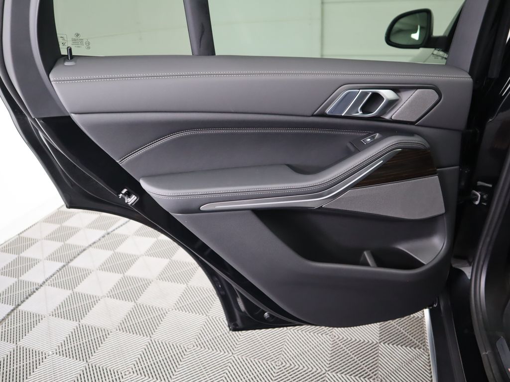 Thumbnail: 2026 BMW X5 - 27