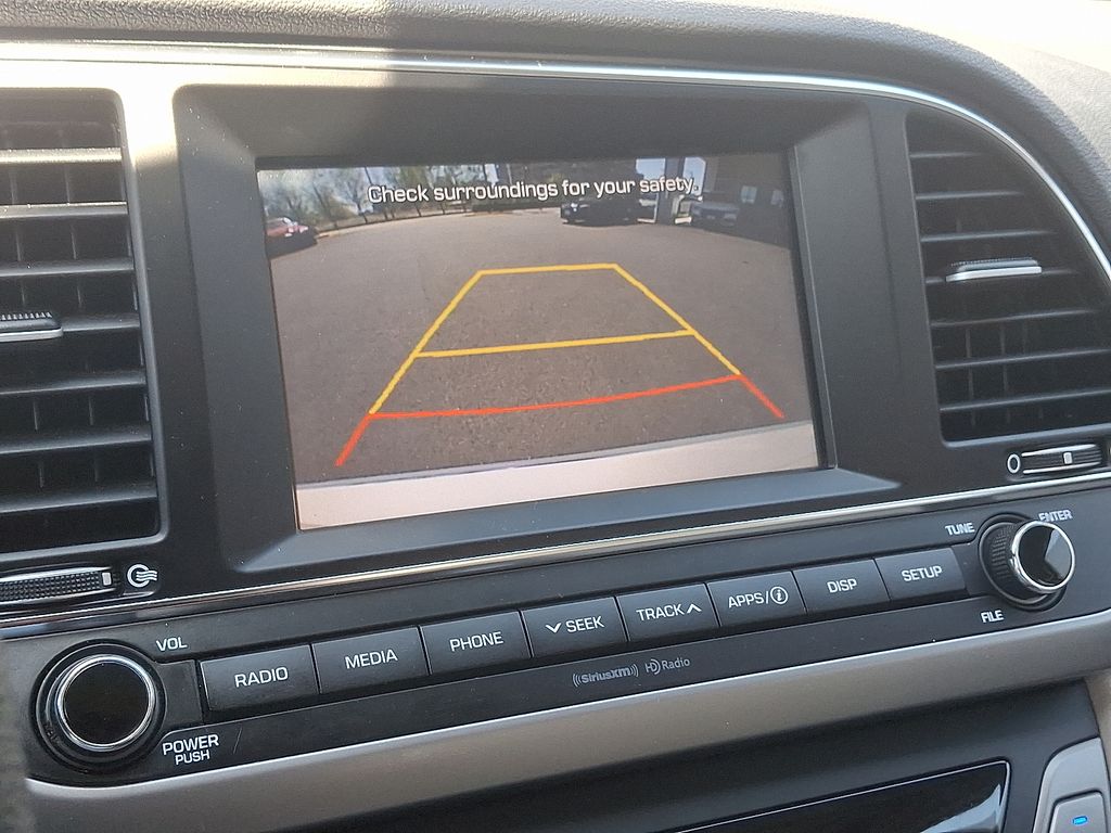 2017 Hyundai Elantra SE 18