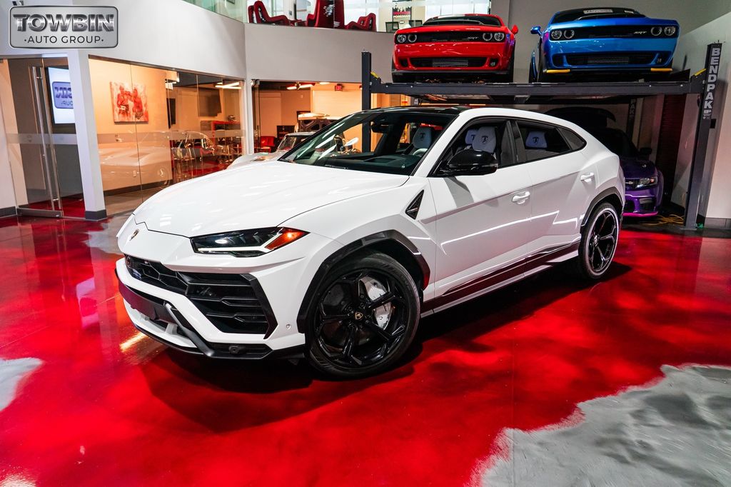 Bianco Icarus Metallic 2019 Lamborghini Urus 4WD SUV / Crossover All-Wheel Drive 8-Speed Automatic