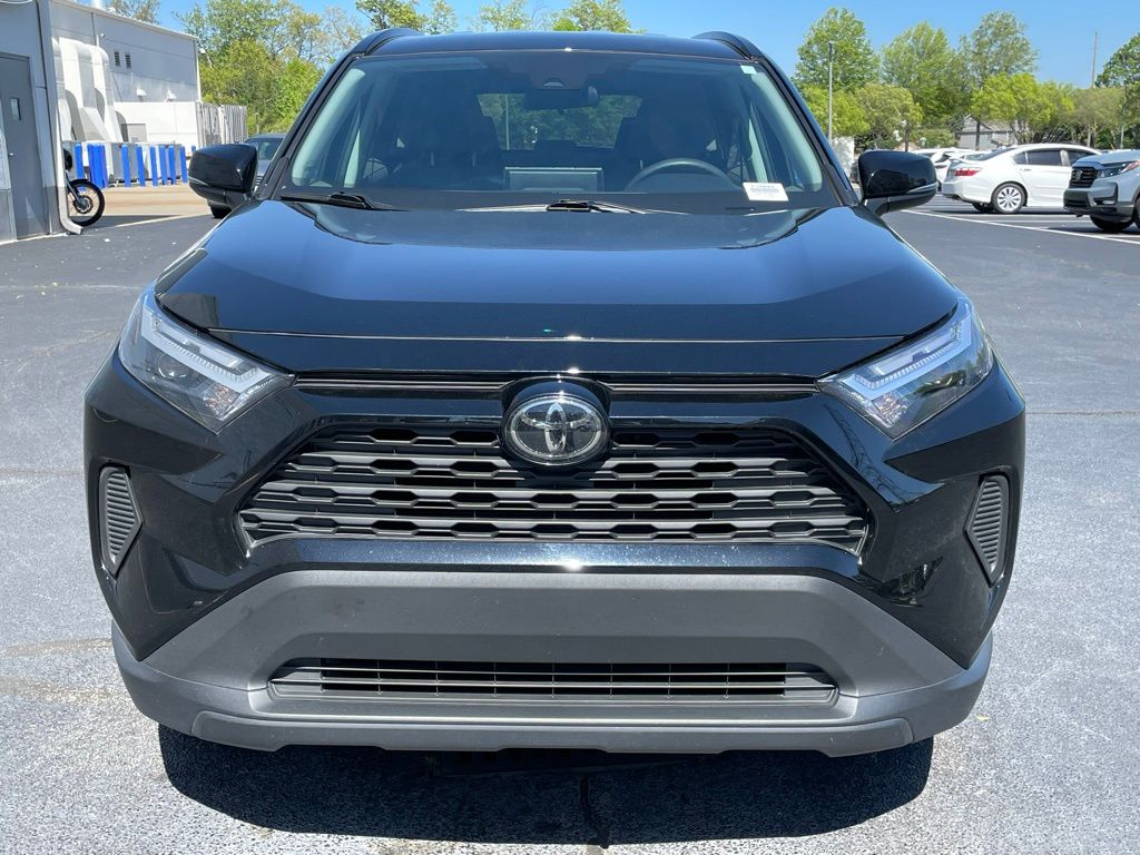 2024 Toyota RAV4 XLE 8