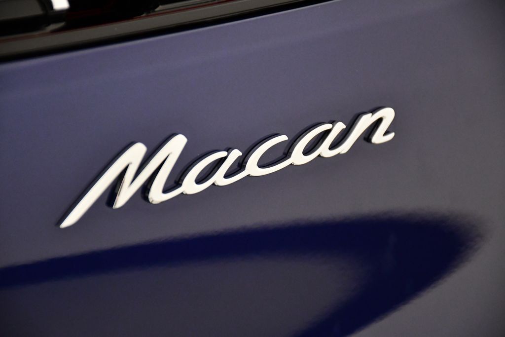 Thumbnail: 2025 Porsche Macan - 12