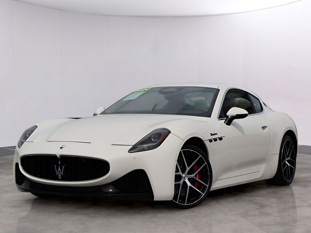 Bianco Solid 2024 Maserati GranTurismo Coupe All-Wheel Drive 8-Speed Automatic